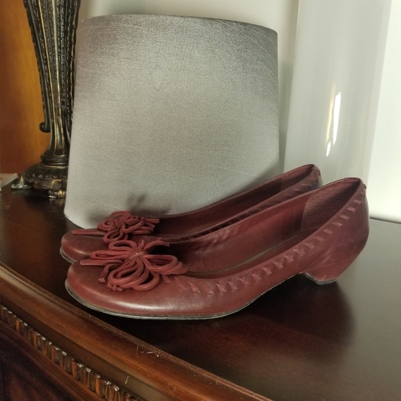 Heels - Picture 2 of 8